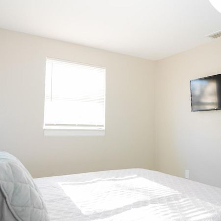 University Serenity Suites Тампа Экстерьер фото