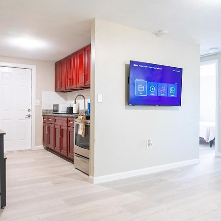 University Serenity Suites Тампа Экстерьер фото
