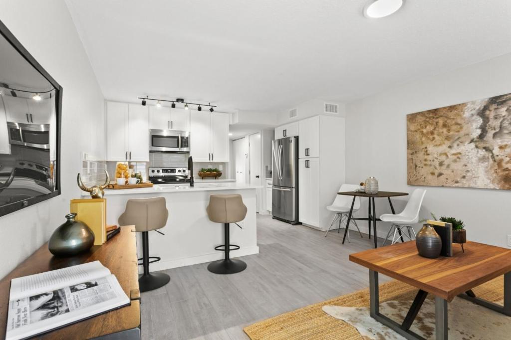 University Serenity Suites Тампа Экстерьер фото