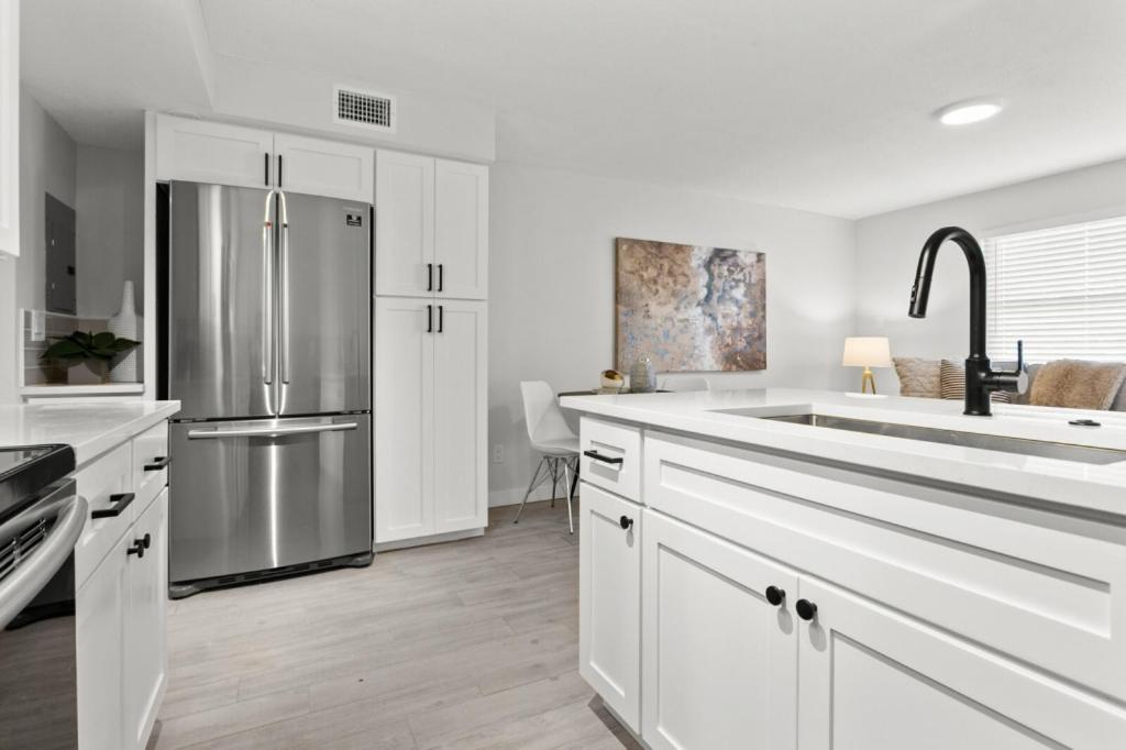 University Serenity Suites Тампа Экстерьер фото