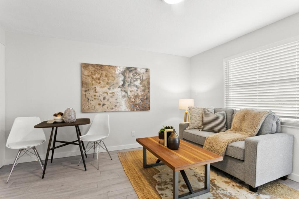 University Serenity Suites Тампа Экстерьер фото