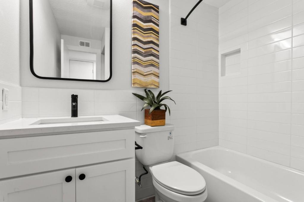 University Serenity Suites Тампа Экстерьер фото