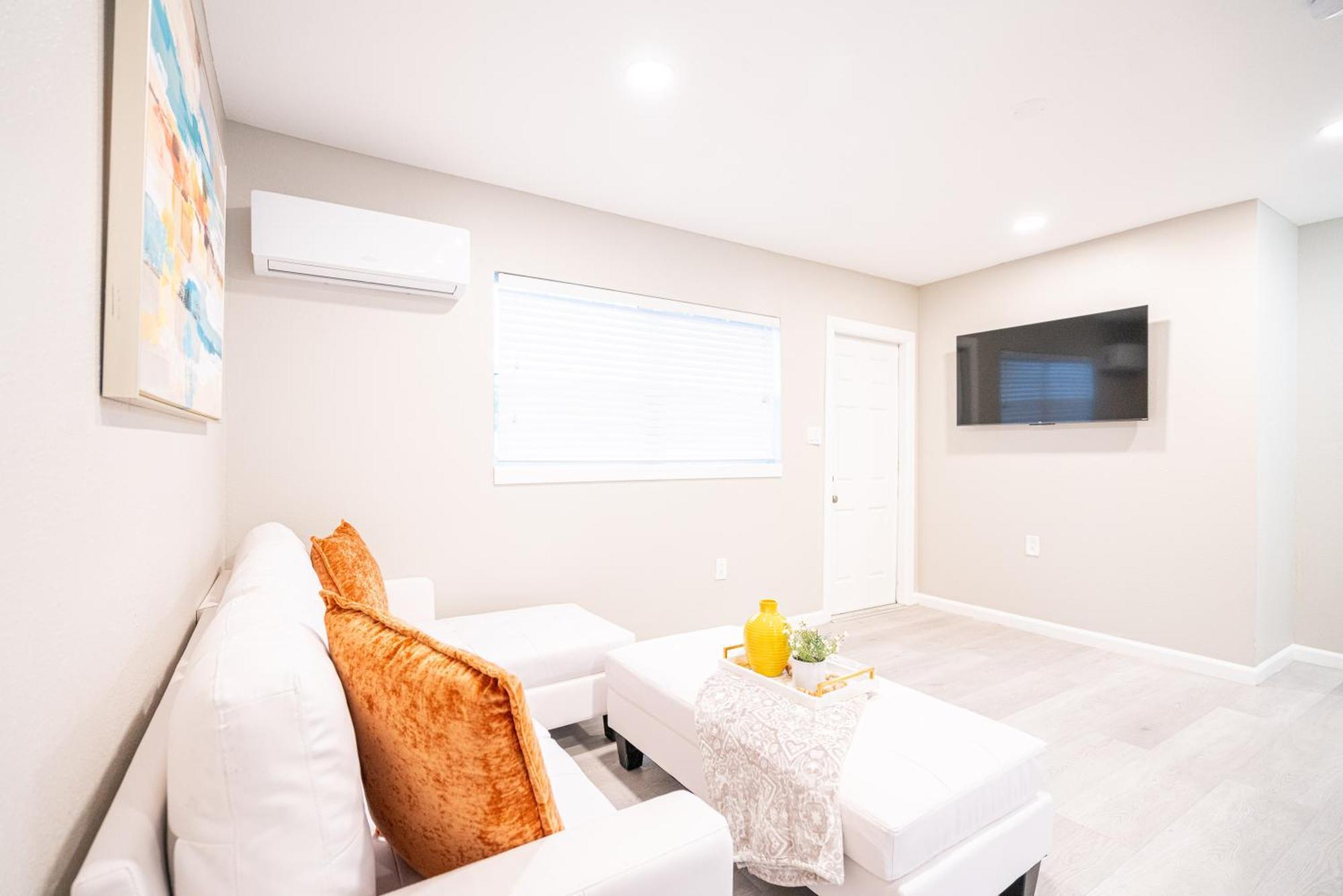 University Serenity Suites Тампа Экстерьер фото